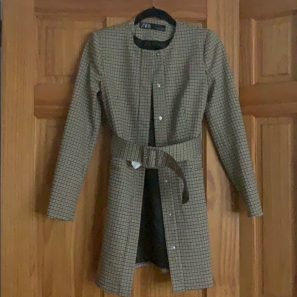Zara XS Plaid Belted Coat Jacket. Never Worn. Great condition
